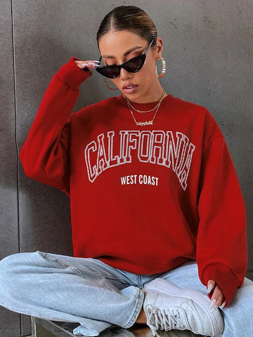 Weiblicher Hoodie mit West Coast Print – lässiger Streetstyle