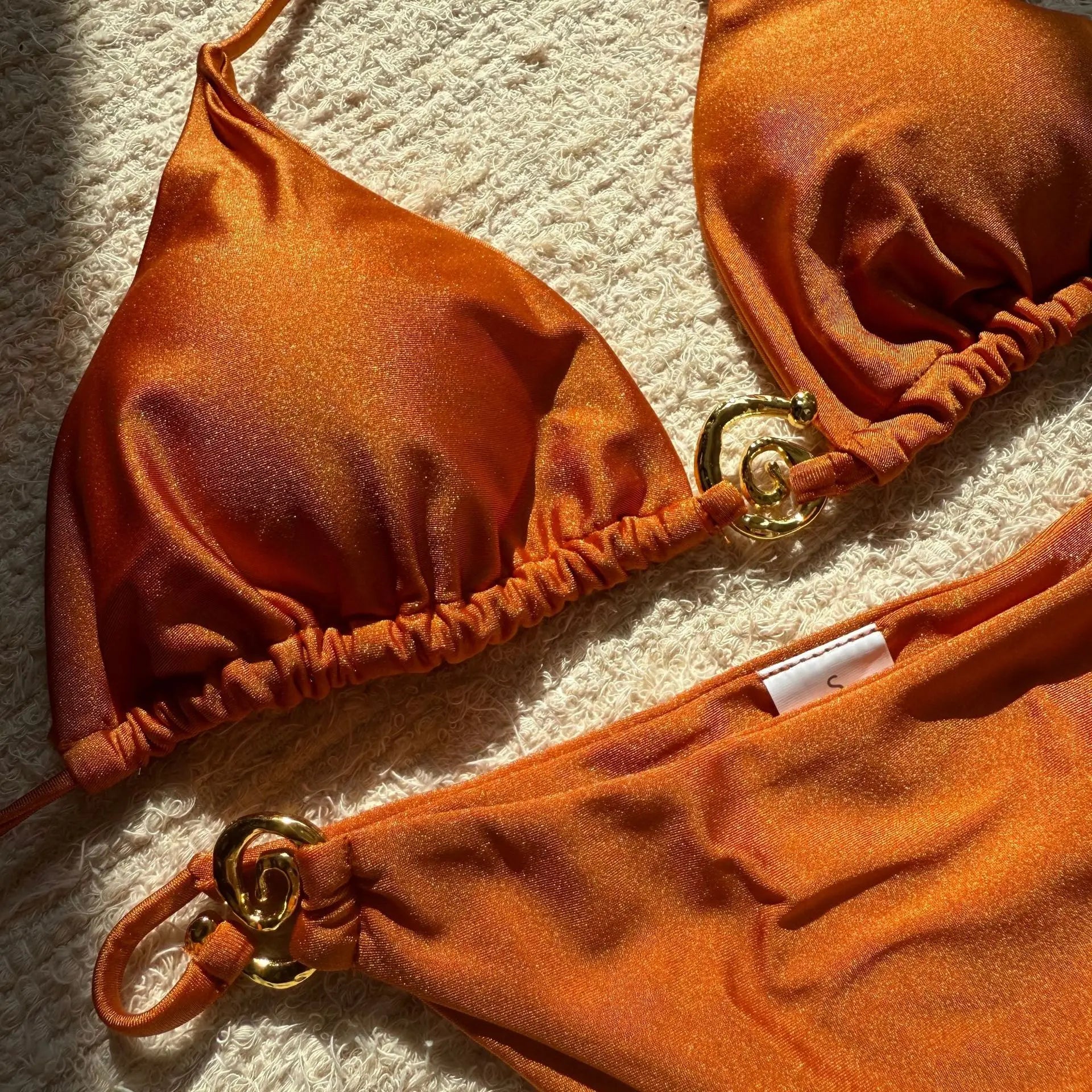 Micro-Bikini mit Metallring-Verzierung