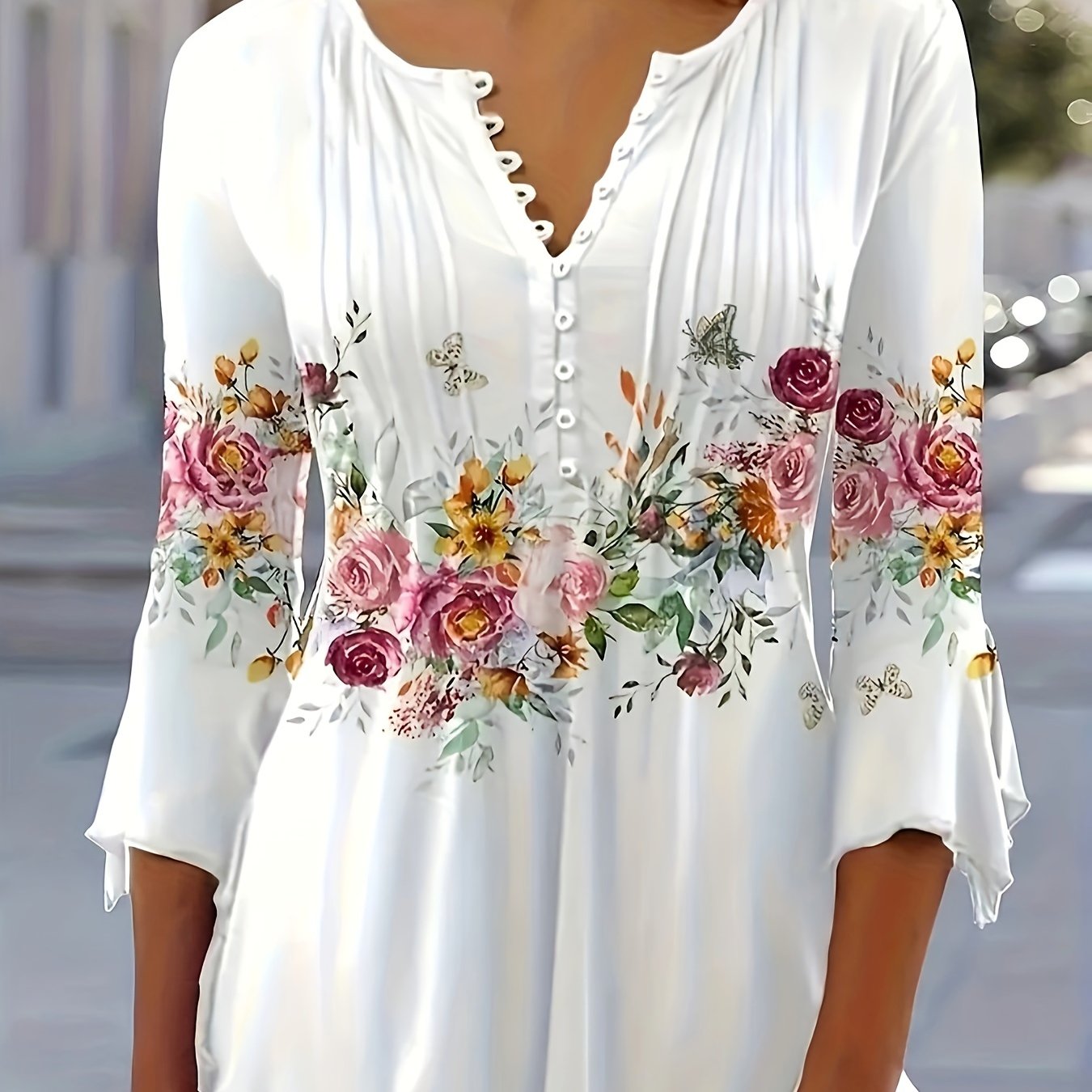 Leichte Damenbluse mit Blumenmuster & V-Ausschnitt